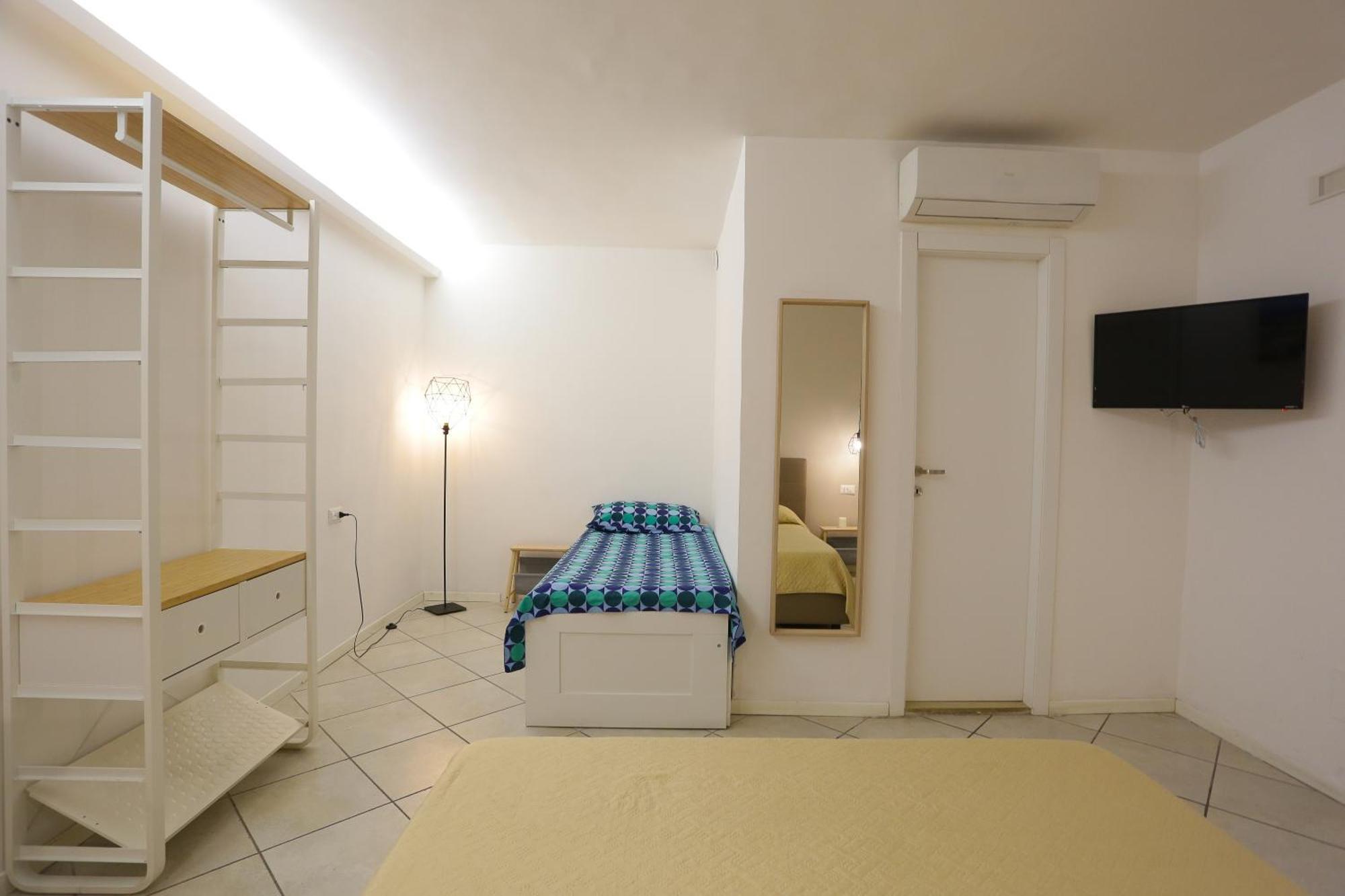 Domus Zapata Hotel Napels Buitenkant foto