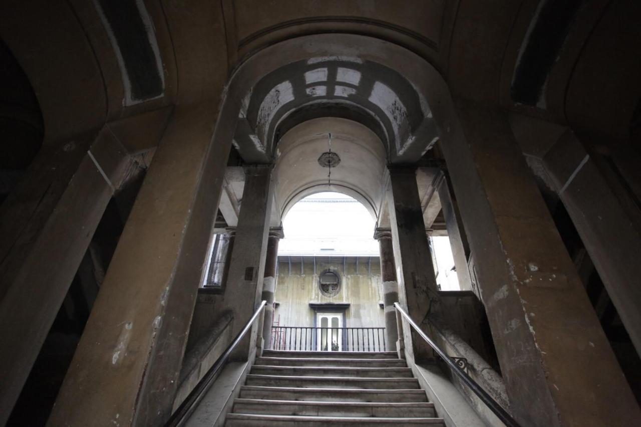 Domus Zapata Hotel Napels Buitenkant foto
